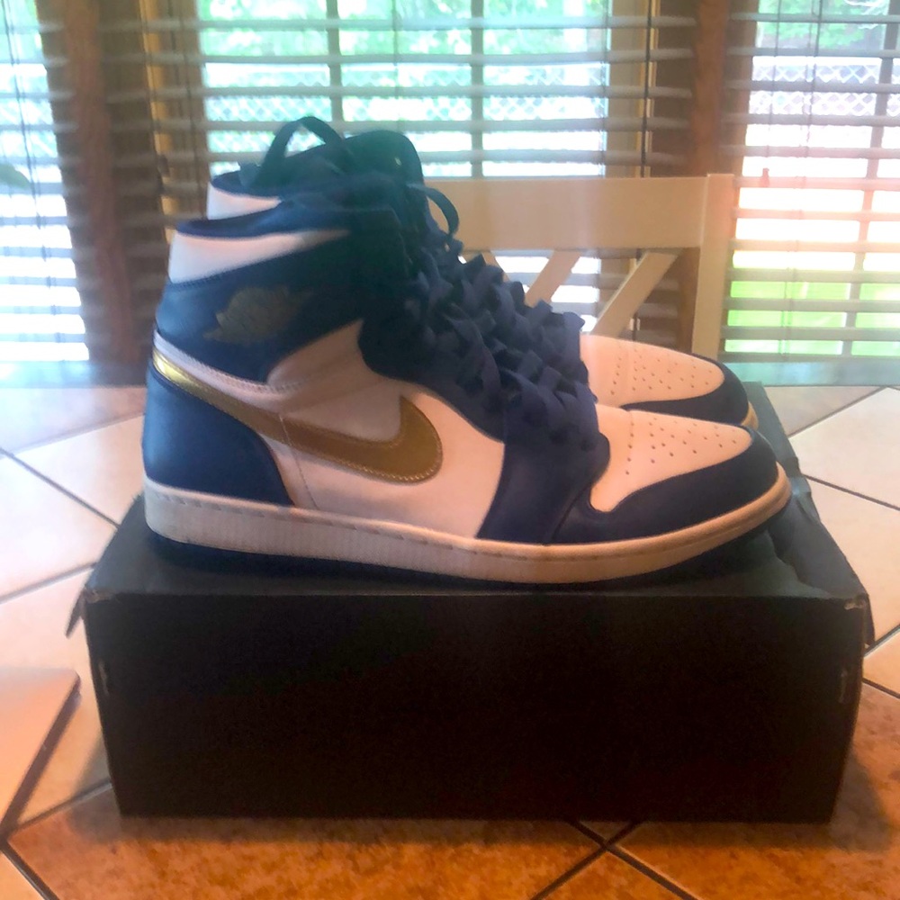 Nike Air Jordan Flights / blue white gold, excellent condition